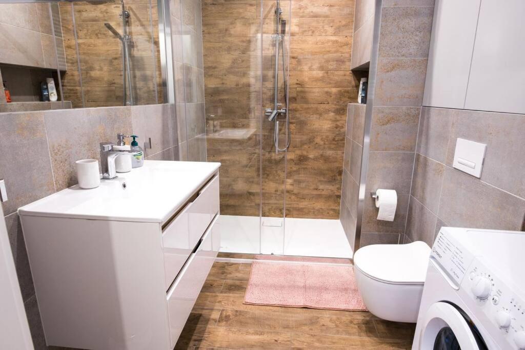 Nowoczesny Apartament Dabska Arena / Parking Krakow Bagian luar foto