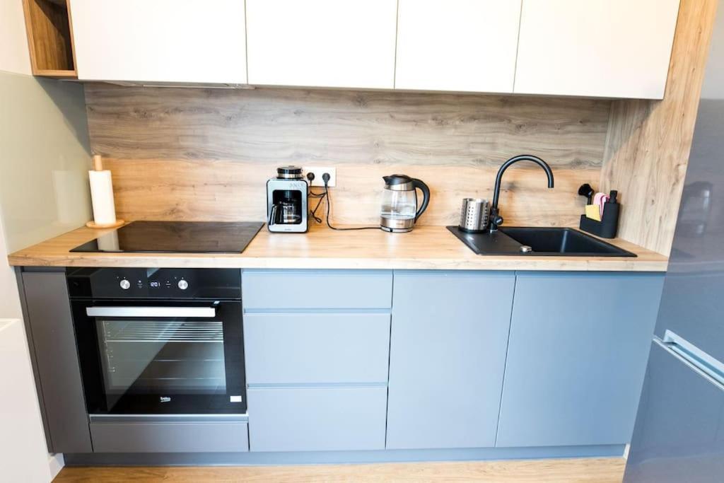 Nowoczesny Apartament Dabska Arena / Parking Krakow Bagian luar foto